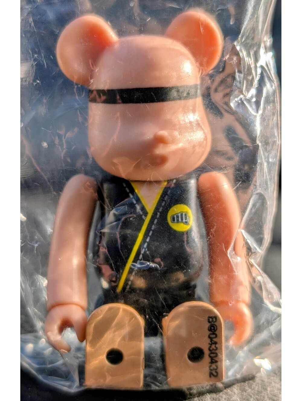 Bearbrick Be@rbrick Collectible 100% Series 43 Cobra Kai Karate Netflix Show